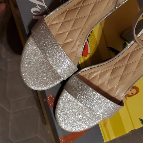 NIB Silver Strappy Heels - Picture 5 of 16